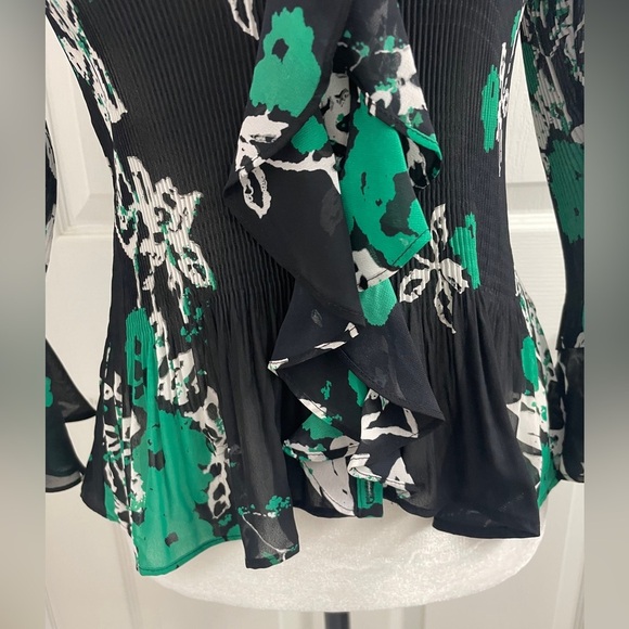Violet & Claire Black/Green Floral Blouse Pleated With Ruffles 3/4 Sleeves Sz S - Picture 10 of 15